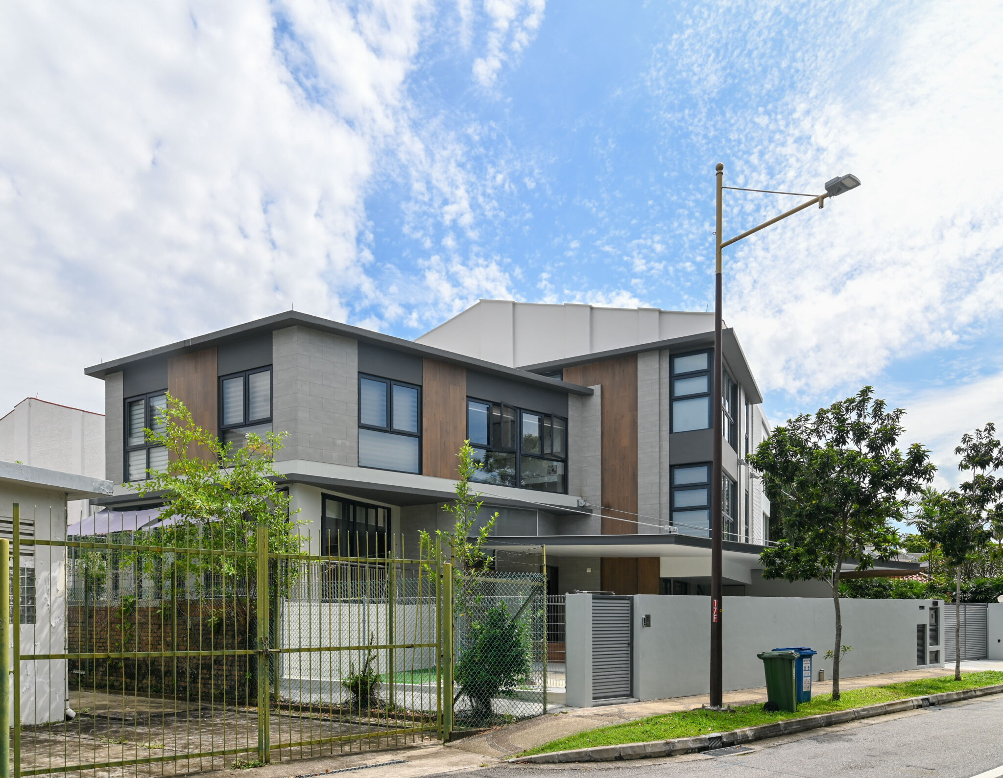 Folded Grid House — Architecture & Interiors