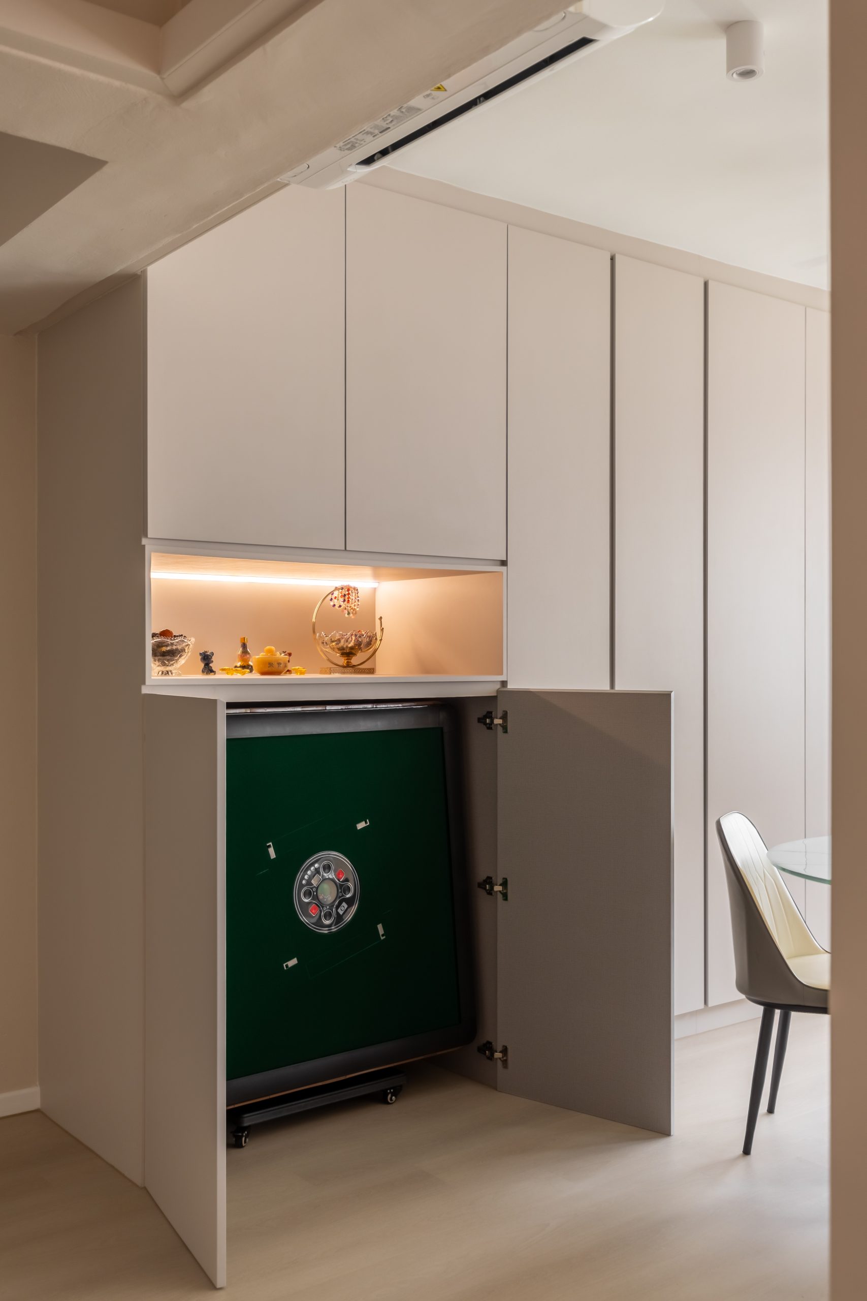 529 Woodlands Drive 14 — Carpentry & Interiors