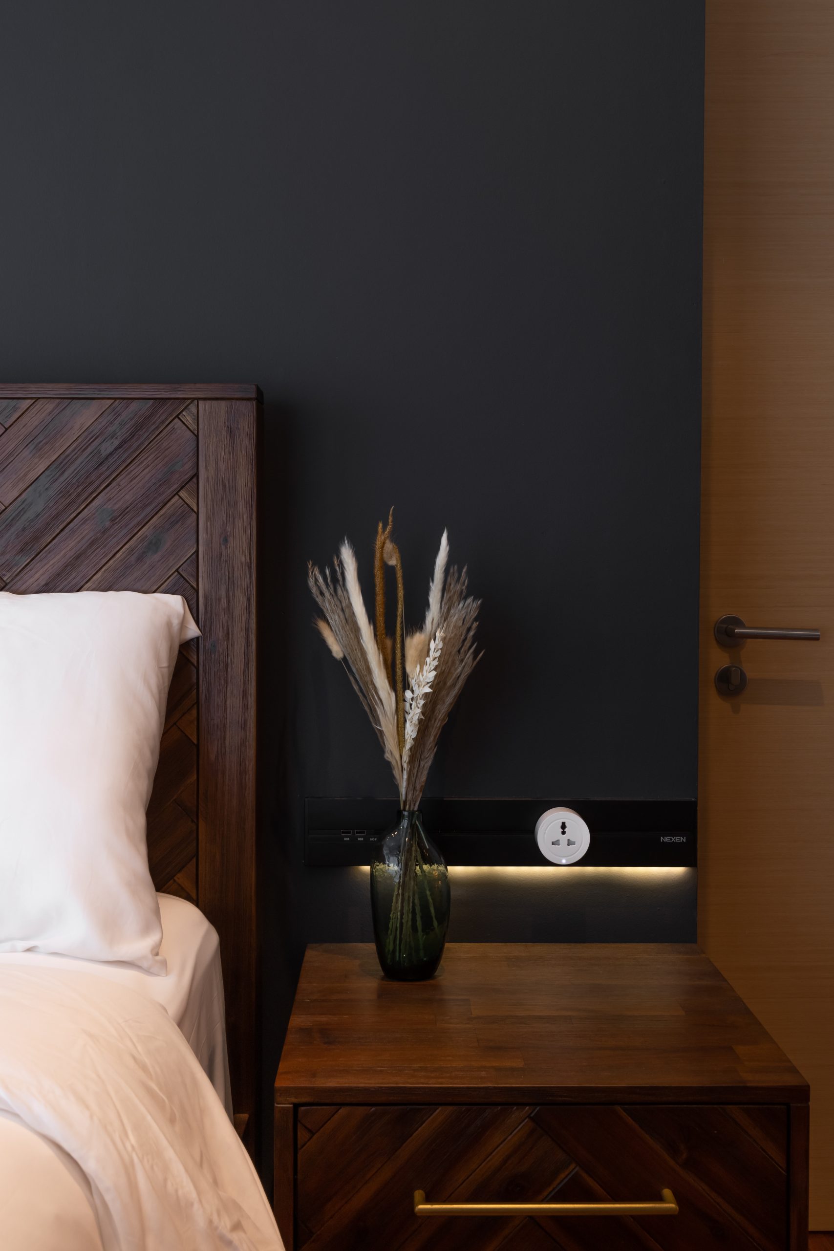 83 Pasir Ris Grove — Carpentry & Interiors