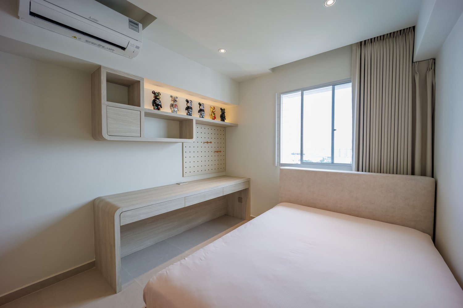 BISHAN — PLOT