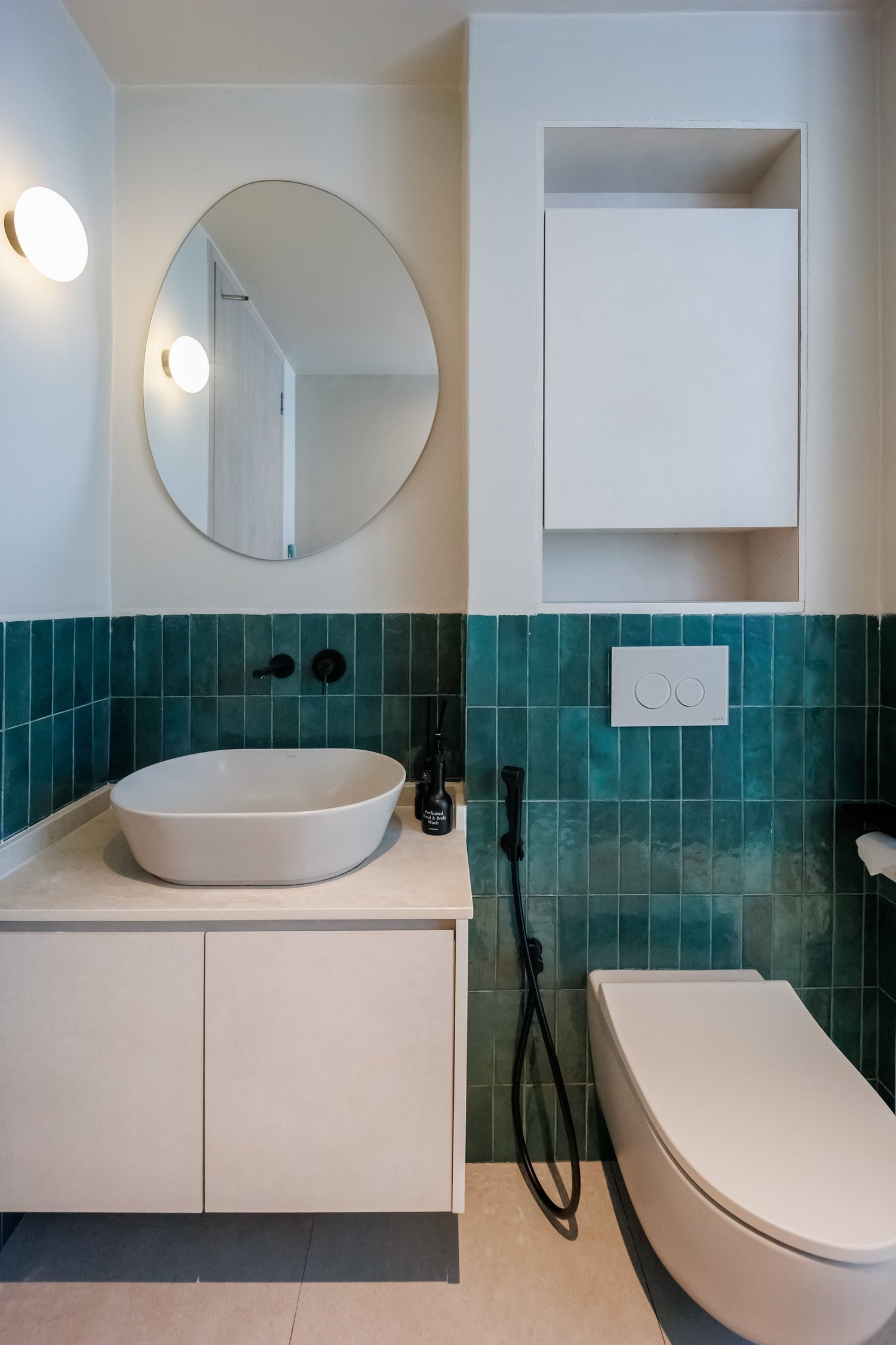 J GATEWAY — PLOT