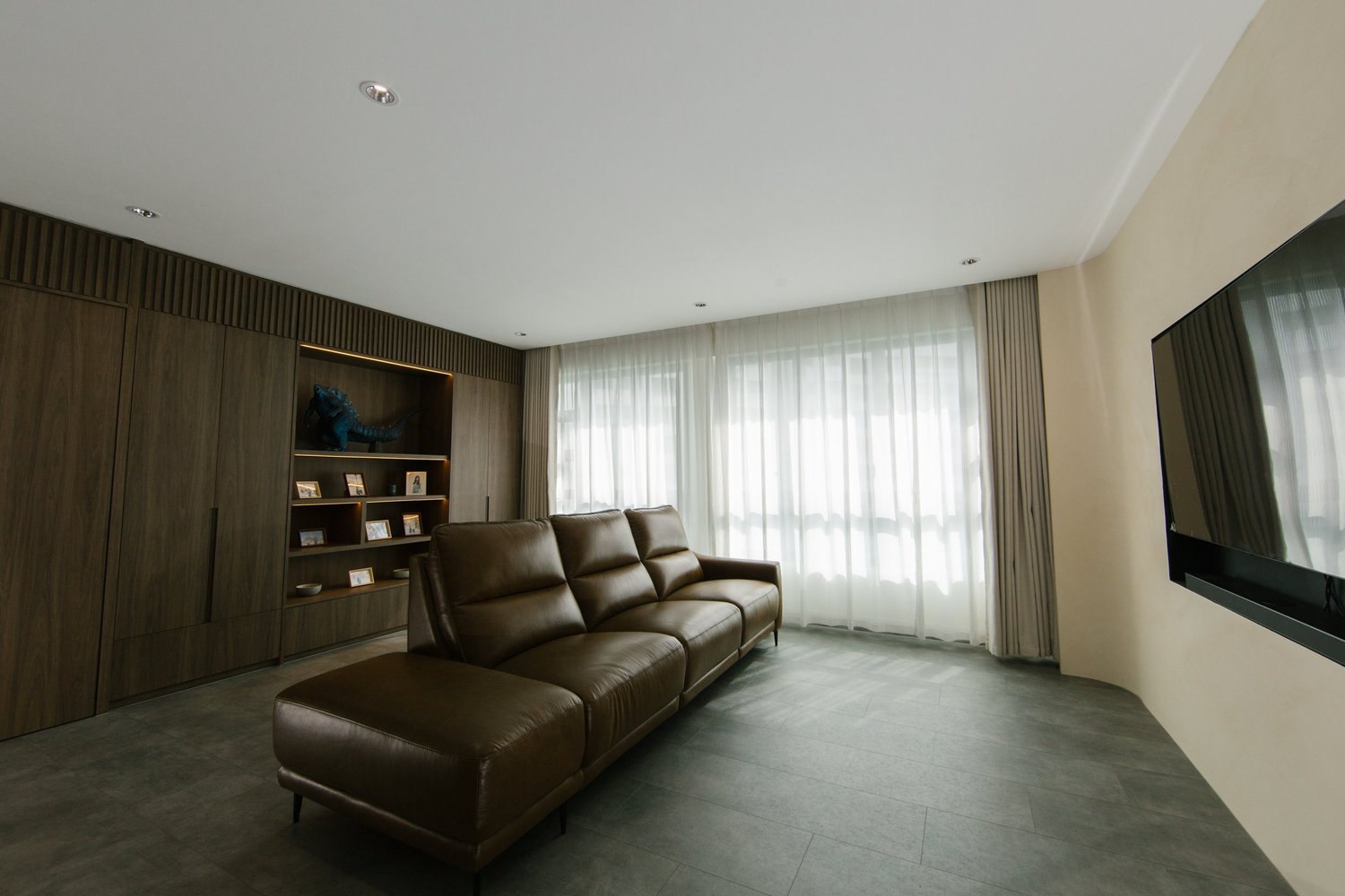 YISHUN — PLOT
